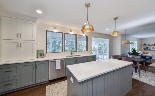 Denco24 Elegant Blue-Grey & White Shaker Cabinets – Brass Accents for a Timeless Modern Kitchen